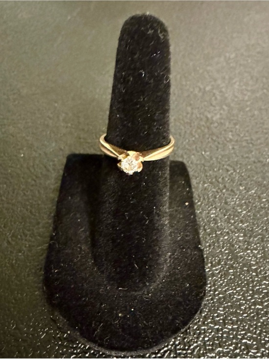 Rodgers Jewelry Jewelry - Delicate 14kt Gold .10ct Round Solitaire Natural
 Diamond Ring